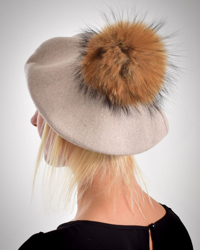 Damen Baskenmütze aus Wolle mit Finnraccoon Bommel, Beige